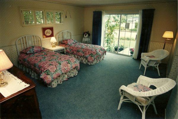 Lake Forest Country Homes I - 5 - shared room.jpg