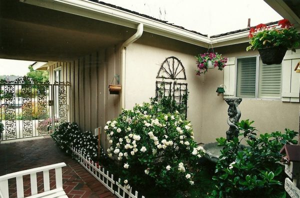 Lake Forest Country Homes I - fountain.jpg