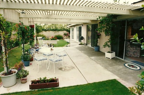Lake Forest Country Homes I - patio.jpg
