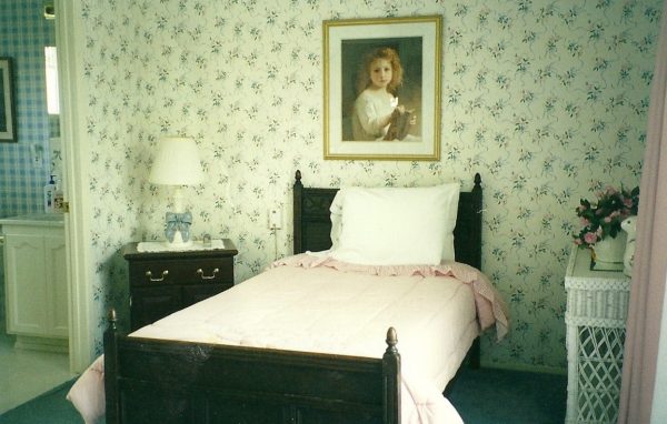 Lake Forest Country Homes I - private room.jpg