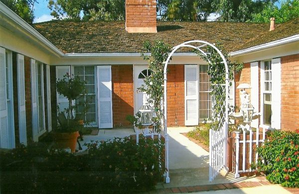 Lake Forest Country Homes III - front entryway.jpg