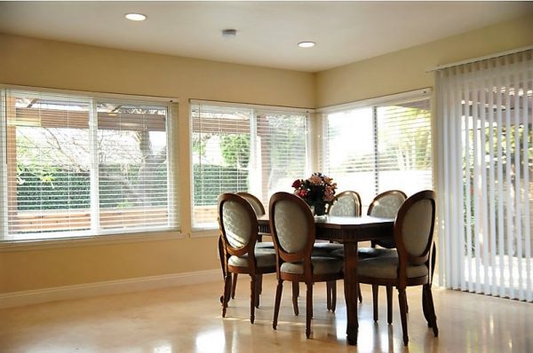 Laney's Cottages - dining room.jpg