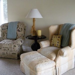 Laney's Cottages - sitting area.jpg