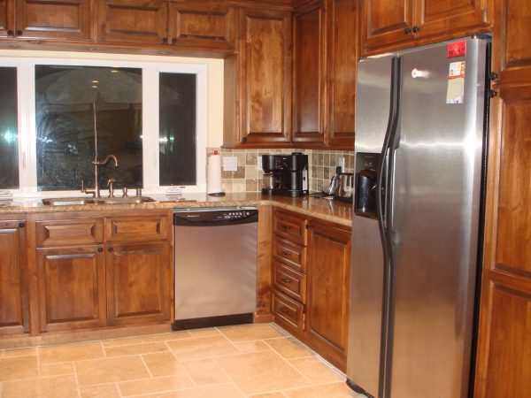 Leriza's Guest Home - 4 - kitchen.jpg