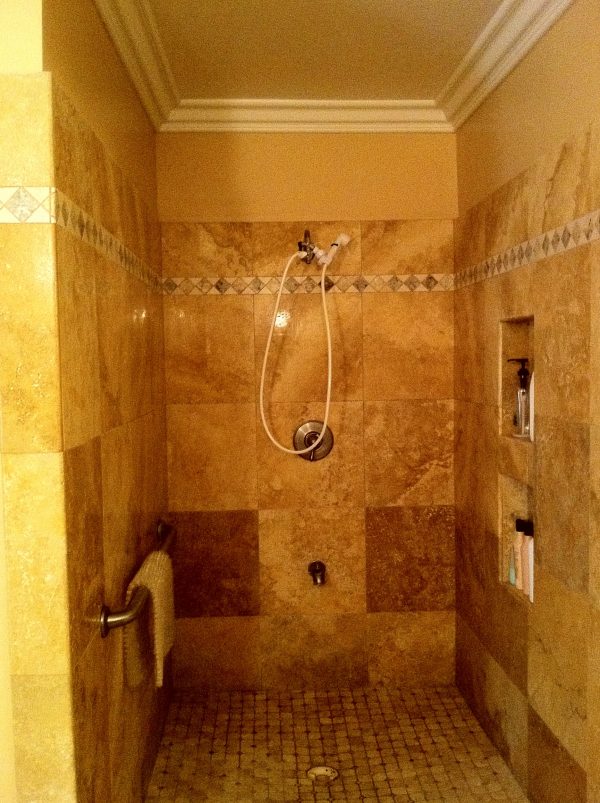 Leriza's Guest Home - 6 - roll in shower.JPG
