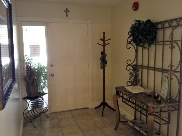 Los Tiempos Senior Living I - front entryway.JPG