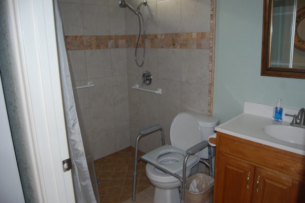 LR Care Home - 6 - restroom.jpg