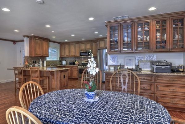 Meadowlark Gardens I - 4 - dining room.JPG