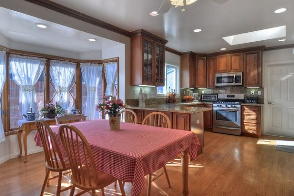 Meadowlark Gardens III - 4 - kitchen and dining.JPG