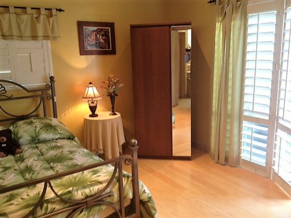 Newport Heights Manor - 4 - private room.JPG