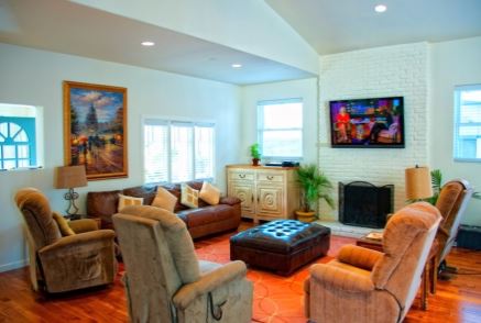 Newport Senior Living LLC III - 3 - living room.JPG