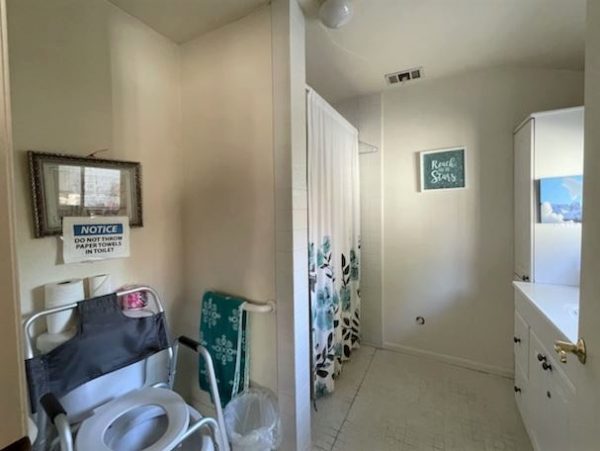 Nora's Residence of Placentia - 7 - master bath.JPG