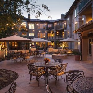 Oakmont of Capriana - 6 - courtyard.JPG