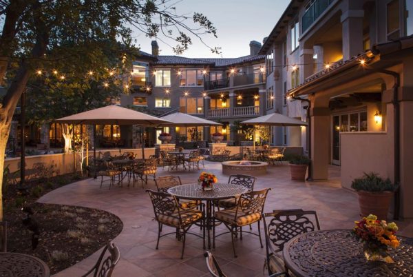 Oakmont of Capriana - 6 - courtyard.JPG