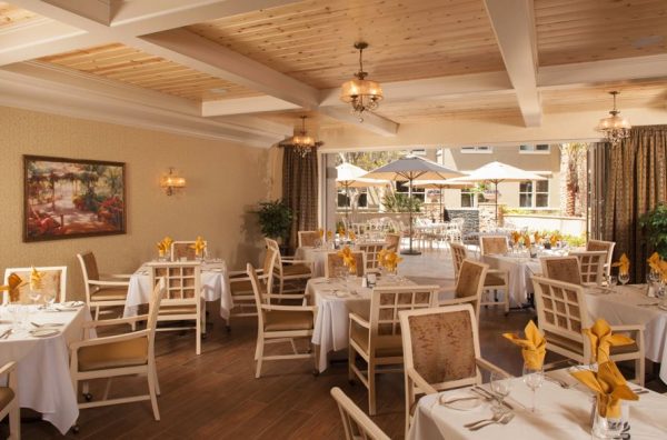 Oakmont of Capriana - dining room 2.JPG