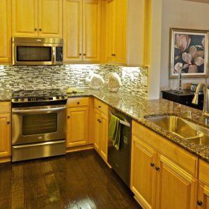 Oakmont of Capriana - IL kitchen.JPG