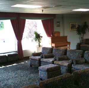 Pacifica Royale Assisted Living Community - 5 - common area.JPG