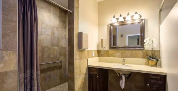 Pacifica Senior Living - Newport Mesa - restroom.JPG