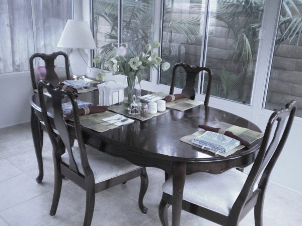 Rainbow Cottage II - 3 - dining room.JPG