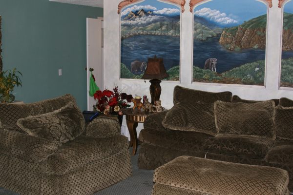 Saddleback FMJ I Elderly Care Home - 3 - living room 2.JPG
