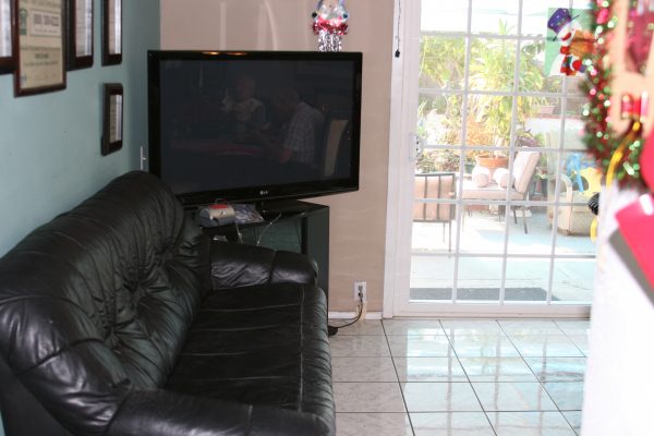 Saddleback FMJ I Elderly Care Home - living room.JPG