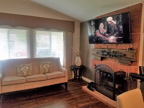 Sandy Creek Care Home - living room.jpg