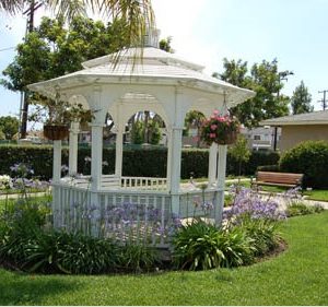 Silverado Senior Living - Newport Mesa - 4 - gazebo.jpg