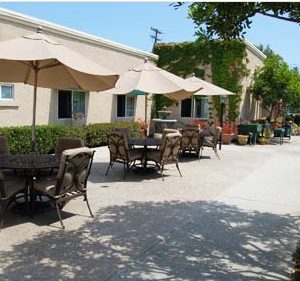 Silverado Senior Living - Newport Mesa - 5 - patio.jpg