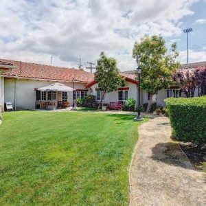 Silverado Senior Living - San Juan Capistrano - 6 - courtyard.JPG