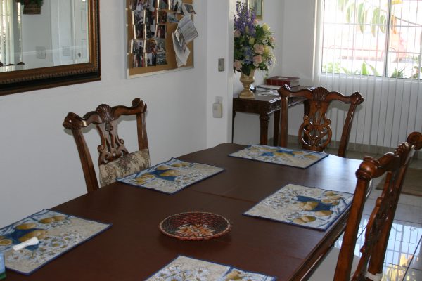 Sunflower Living - 3 - dining room.JPG