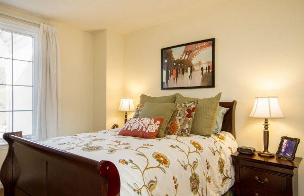 Sunrise at Mission Viejo - 5 - apartment bedroom.JPG