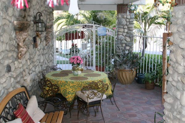 Tessie's Place I - patio.JPG