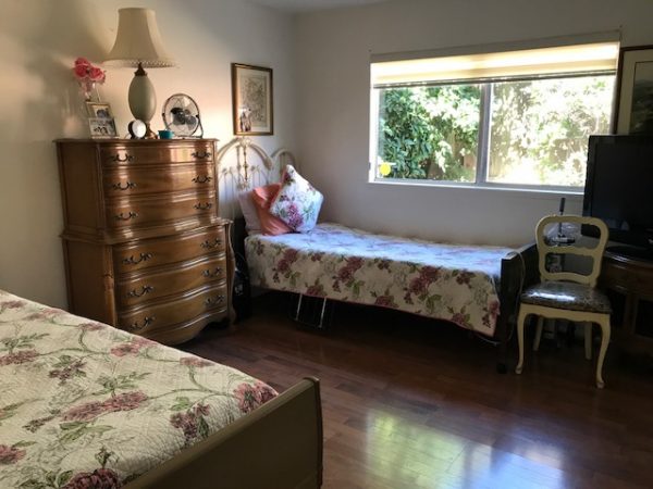 Tessie's Place II - 6 - shared room 2.JPG