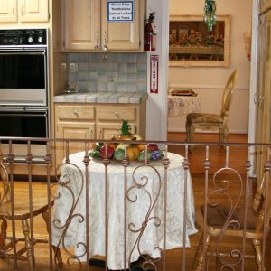 Tessie's Place III - breakfast nook.JPG