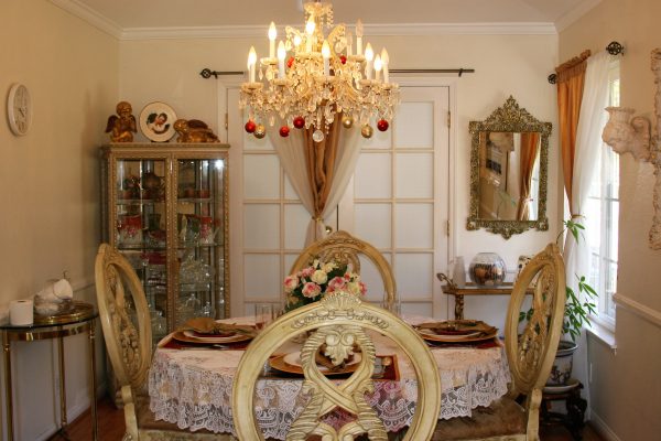 Tessie's Place III - dining room.JPG