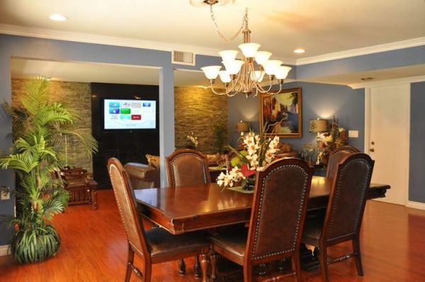 The Villa at Pleasant Hills - 5 - dining room.JPG