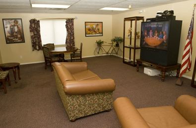 Whitten Heights Assisted Living and Memory Care - 3 - tv room.JPG