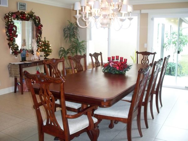 Golden Breeze Manor 4 - dining room.jpg