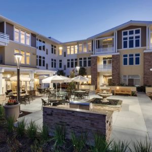 Merrill Gardens at Huntington Beach courtyard.JPG