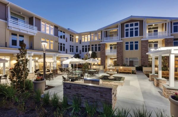 Merrill Gardens at Huntington Beach courtyard.JPG