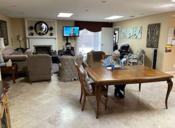 New Home Senior Care 4 3 - living and dining room.JPG