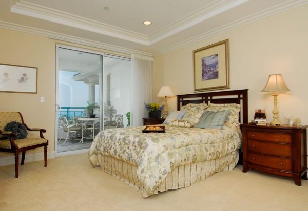 The Sea Bluffs 3 - apartment bedroom 2.JPG