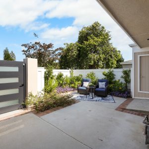 serenity-health-2-3-front-patio.jpg