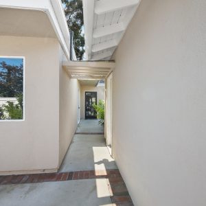 serenity-health-2-4-front-hallway.jpg