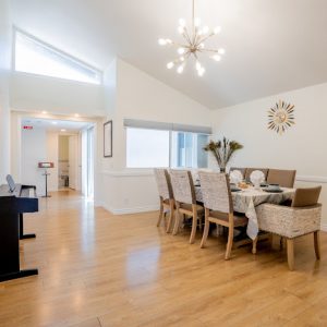 luxxylive-3-dinning-room.jpg