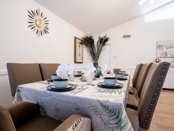 luxxylive-4-dinning-room2.jpg
