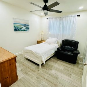 holly-homecare-services-5-private-room.jpeg