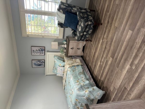 sunny-coast-care-home-7-private-room.jpeg