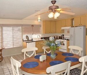 aa-plus-care-home-4-dining-room.jpg