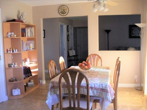 active-senior-home-care-4-dining-room.jpg
